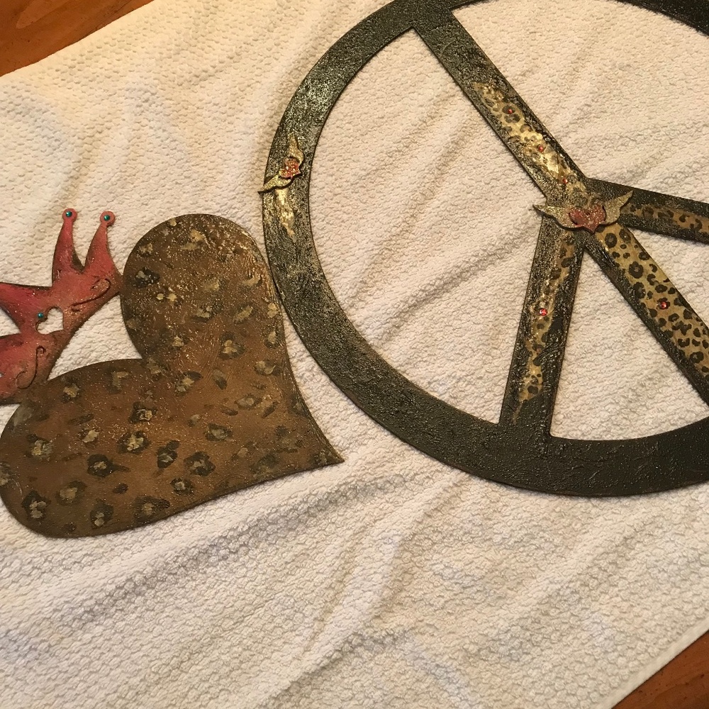 Metal decorative peace sign & Heart